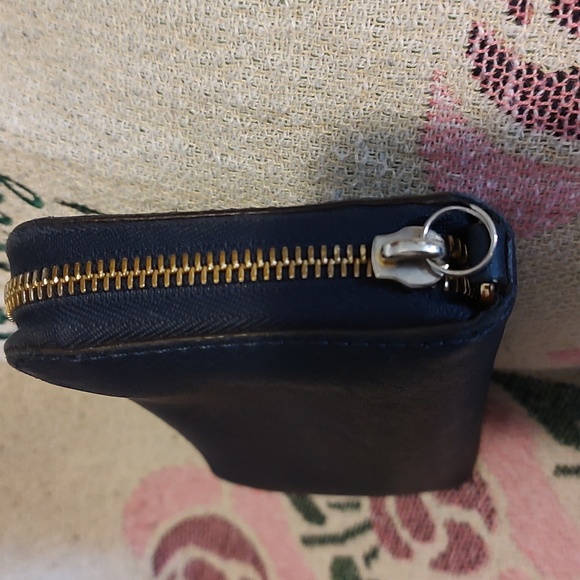 Michael Kors Jet Set Wallet Blue Zippered - Picture 3 of 8